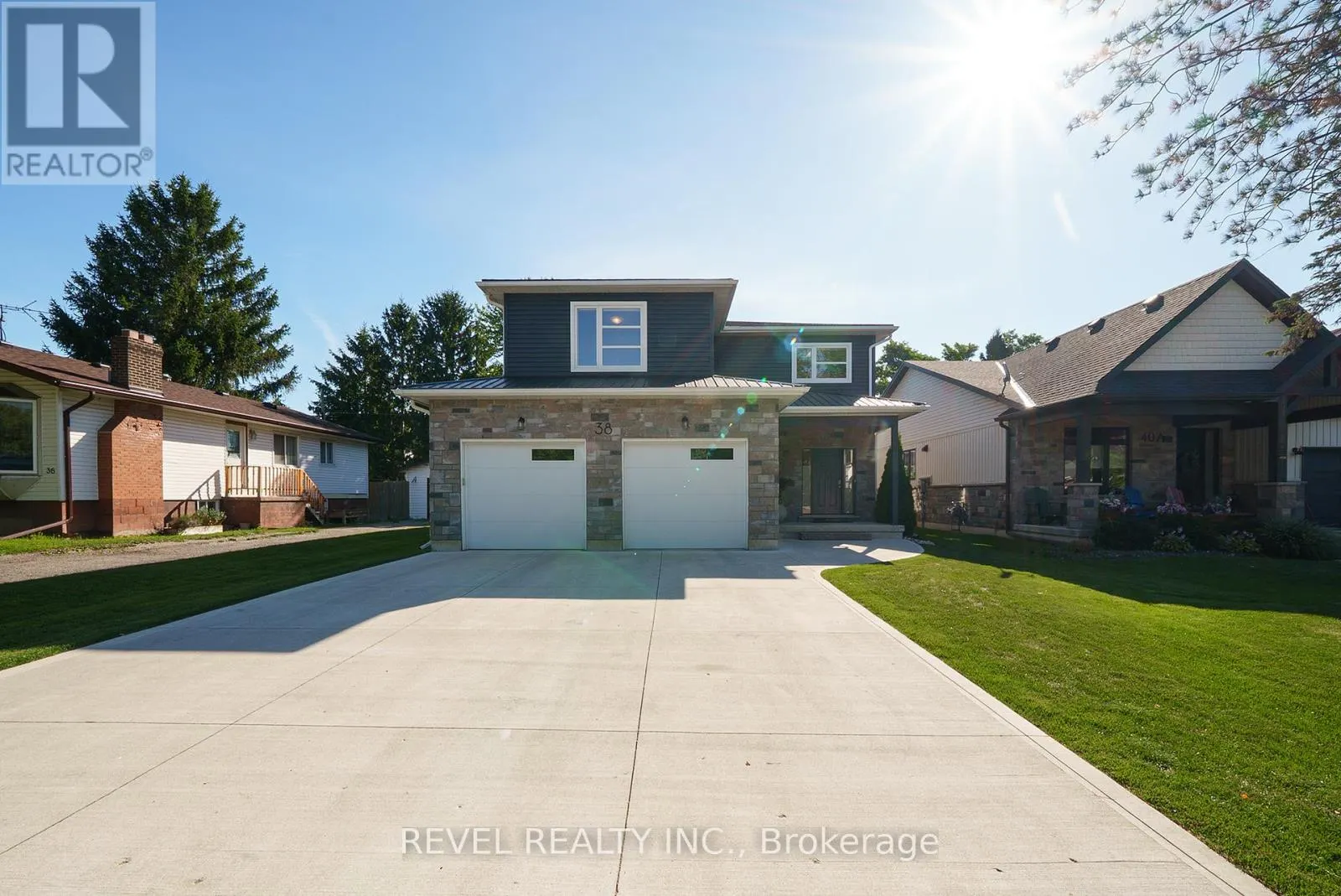 38 LAKEVIEW AVENUE