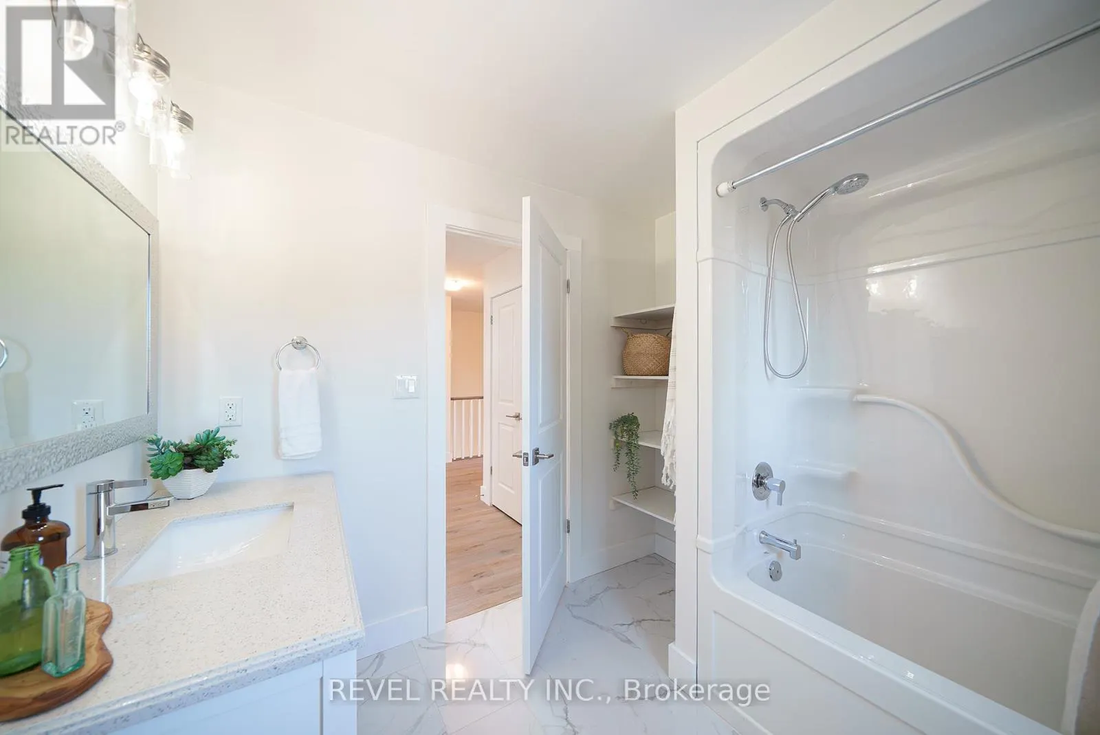 38 LAKEVIEW AVENUE