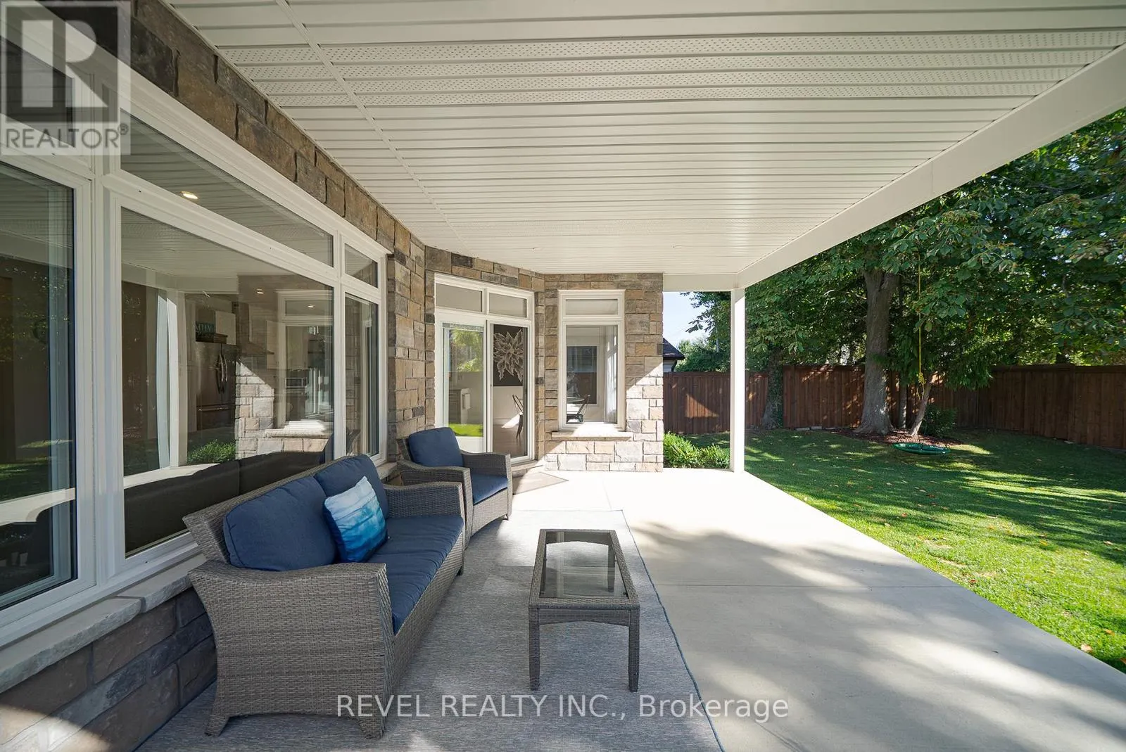 38 LAKEVIEW AVENUE
