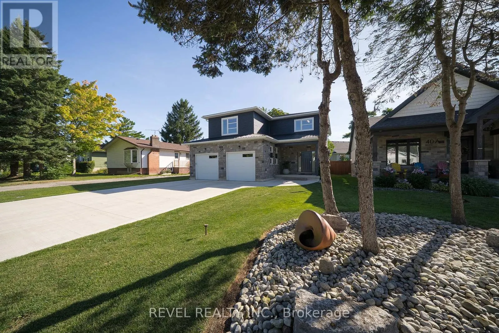 38 LAKEVIEW AVENUE
