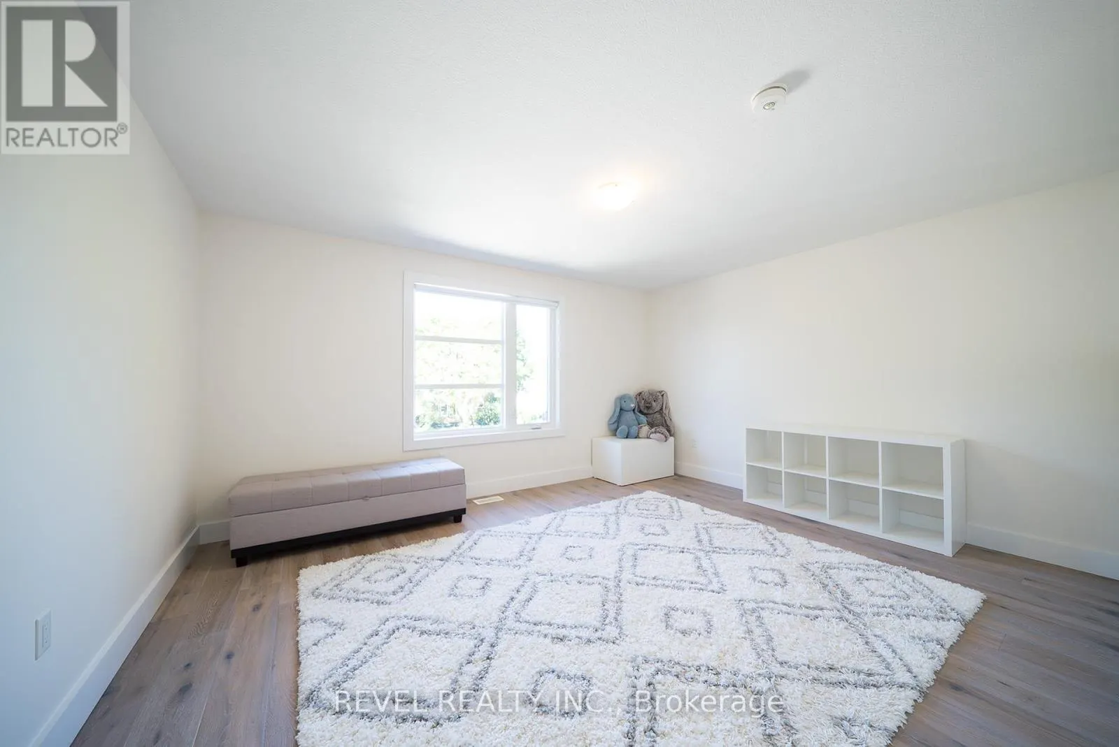 38 LAKEVIEW AVENUE