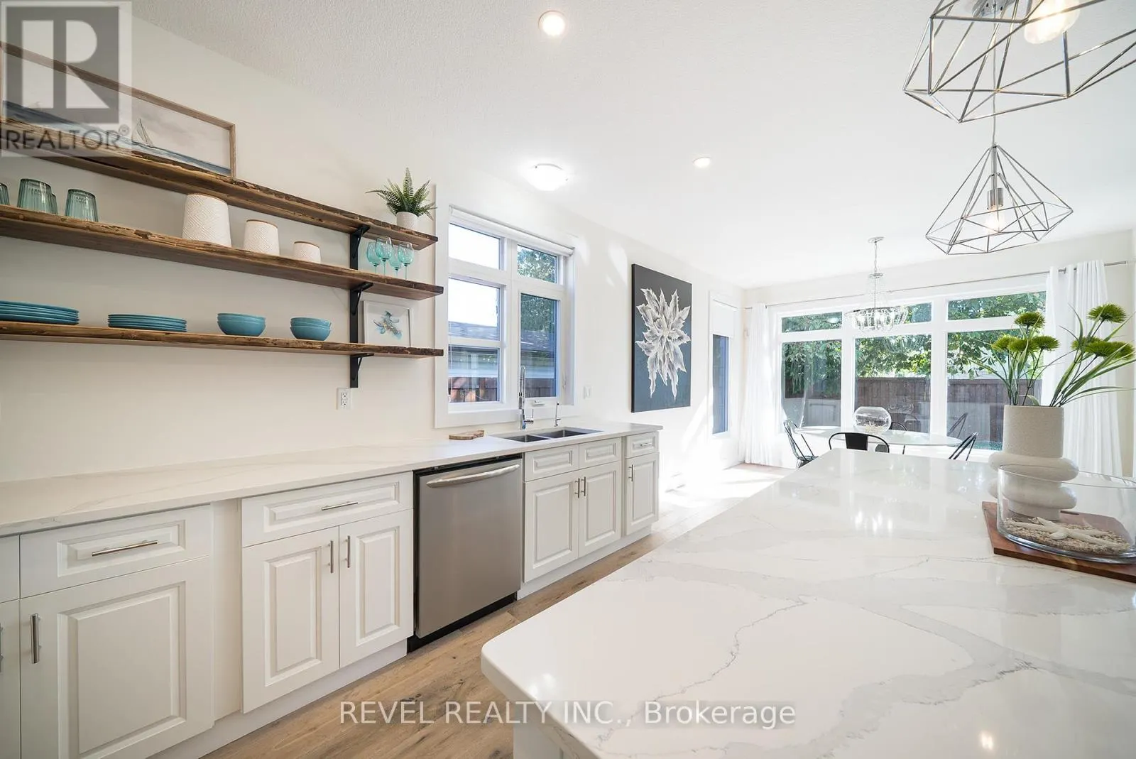 38 LAKEVIEW AVENUE