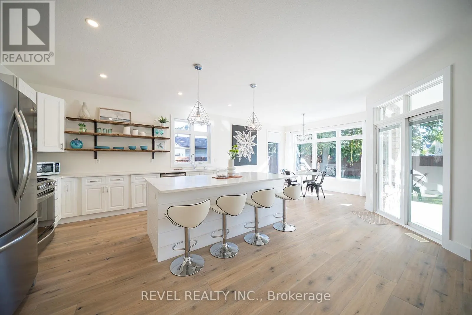 38 LAKEVIEW AVENUE