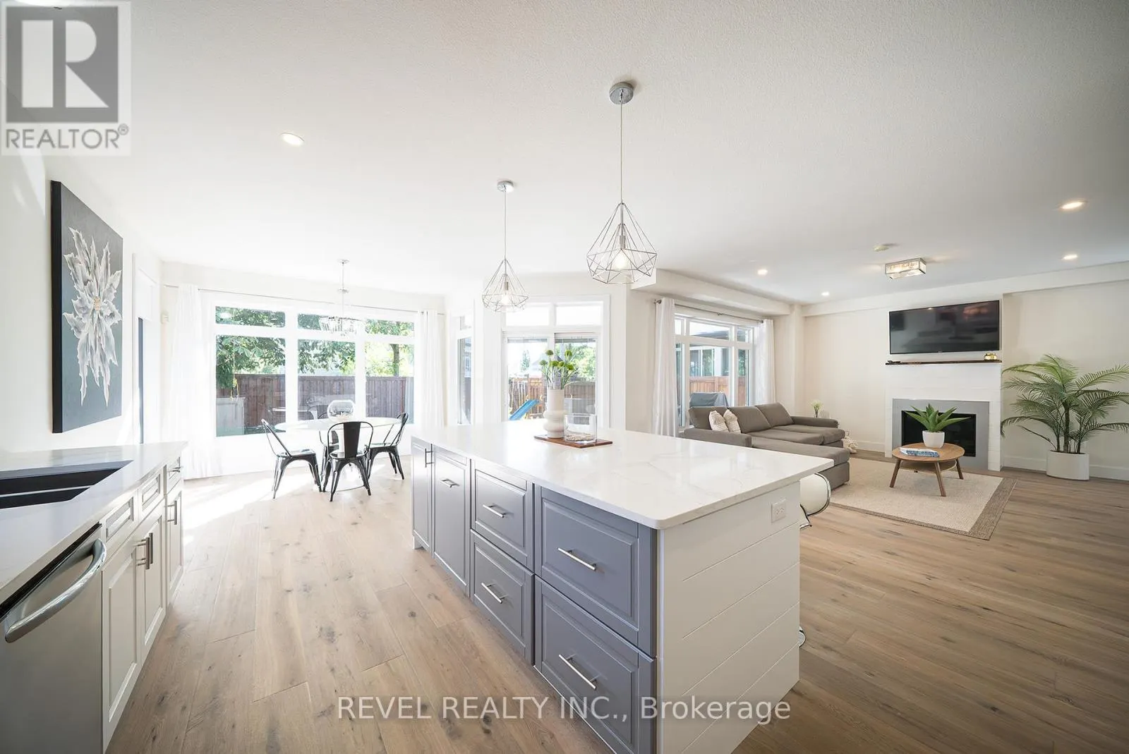 38 LAKEVIEW AVENUE