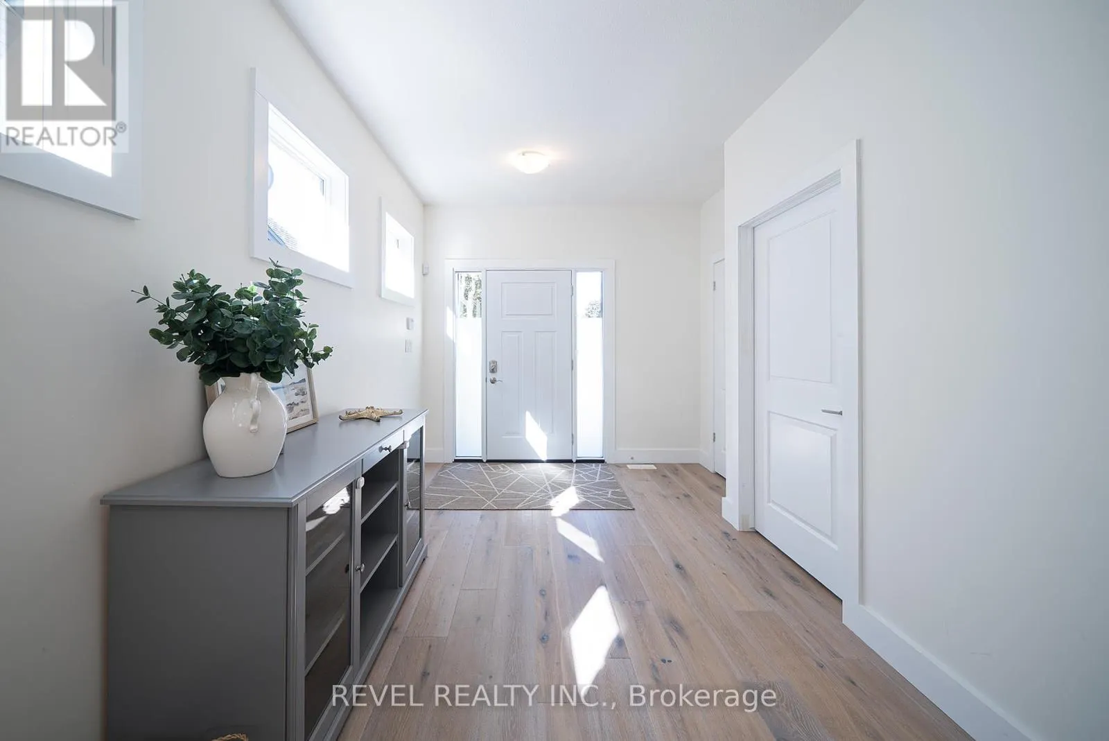 38 LAKEVIEW AVENUE