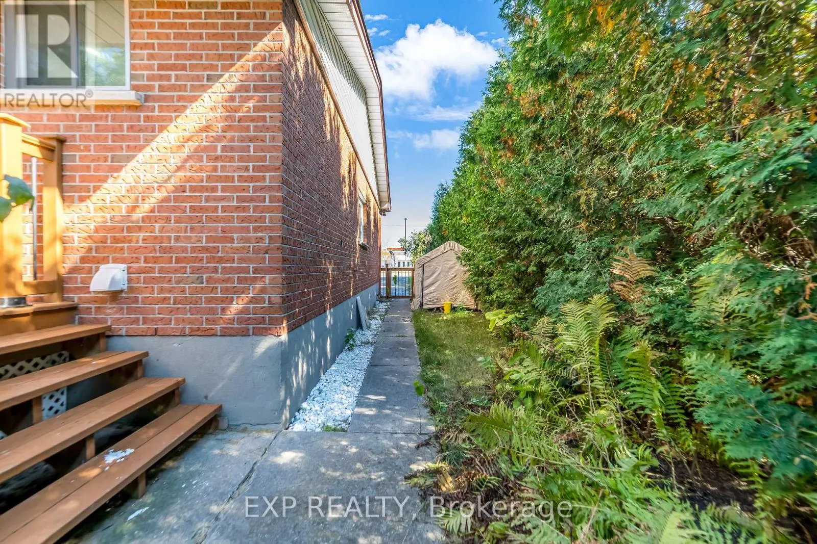 348 CARADOC STREET S