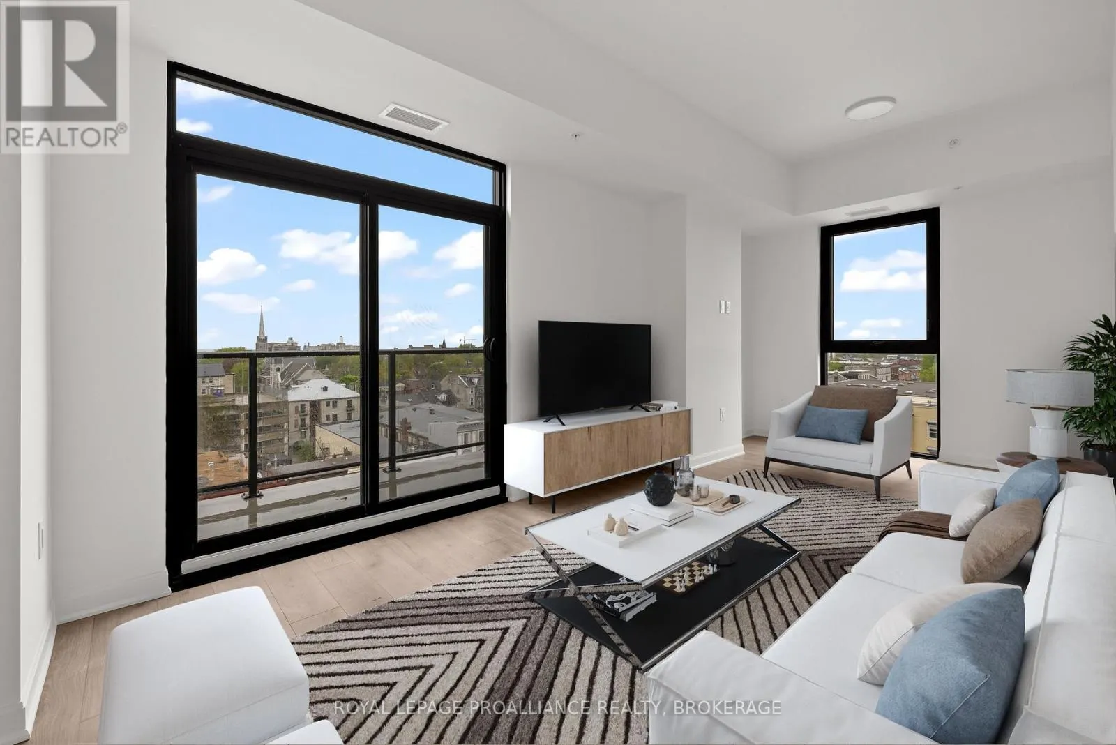 905 - 223 PRINCESS STREET, #905