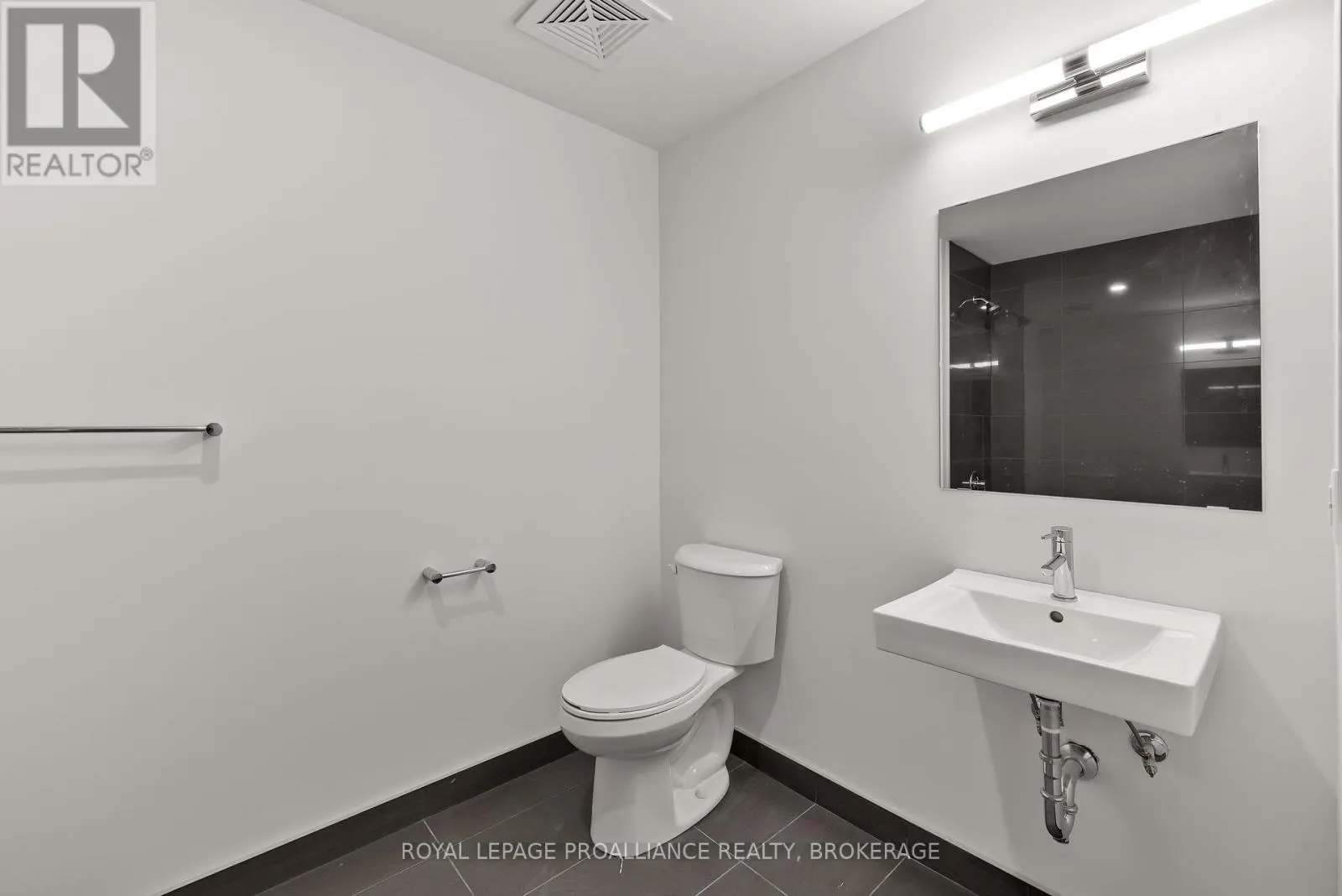 905 - 223 PRINCESS STREET, #905
