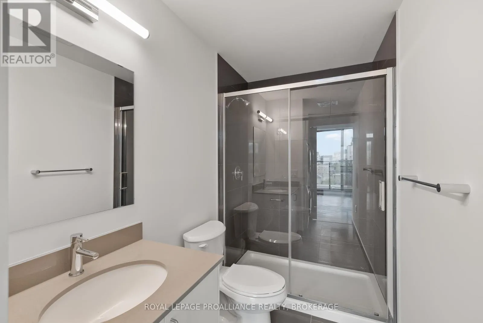 905 - 223 PRINCESS STREET, #905