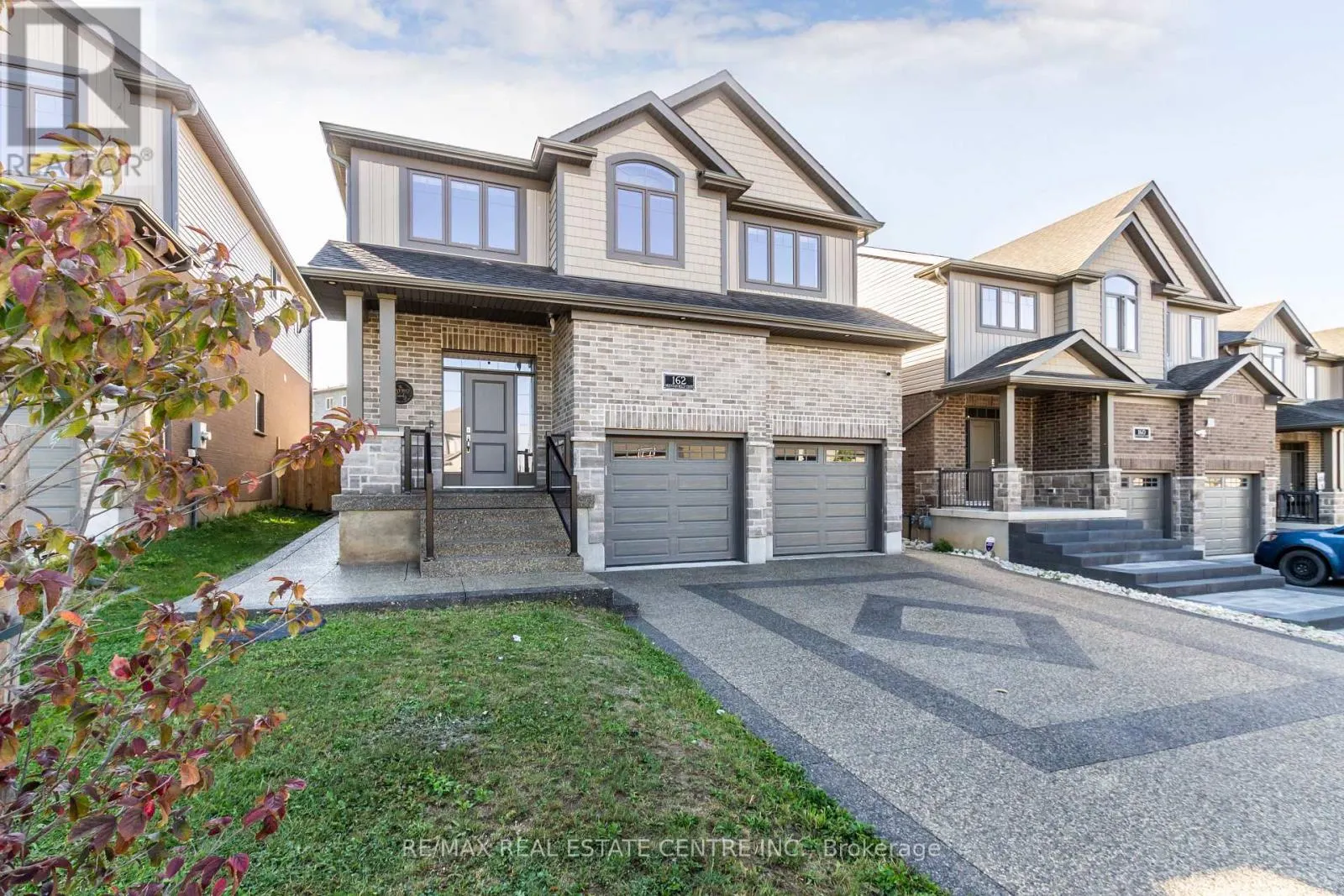 162 MOUNTAIN HOLLY COURT