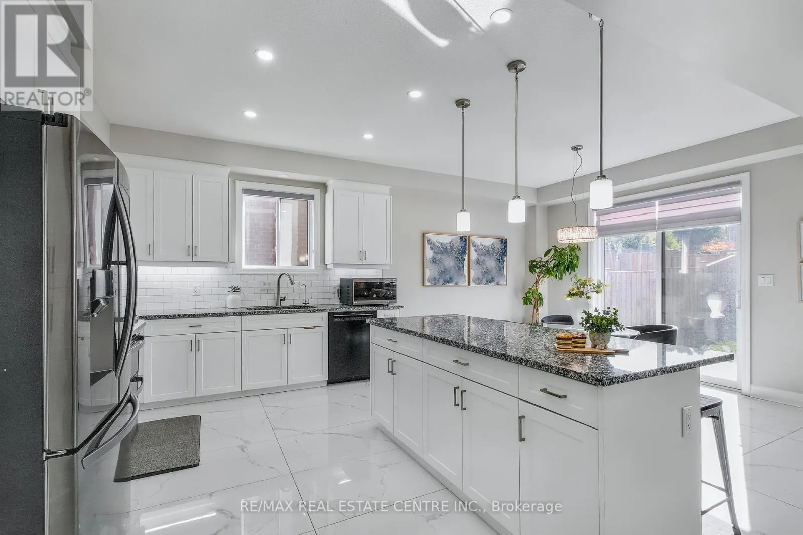 162 MOUNTAIN HOLLY COURT