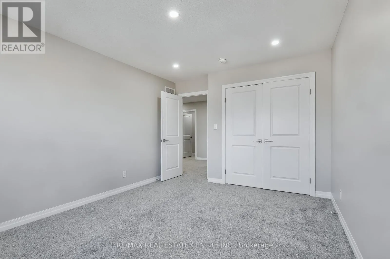 162 MOUNTAIN HOLLY COURT