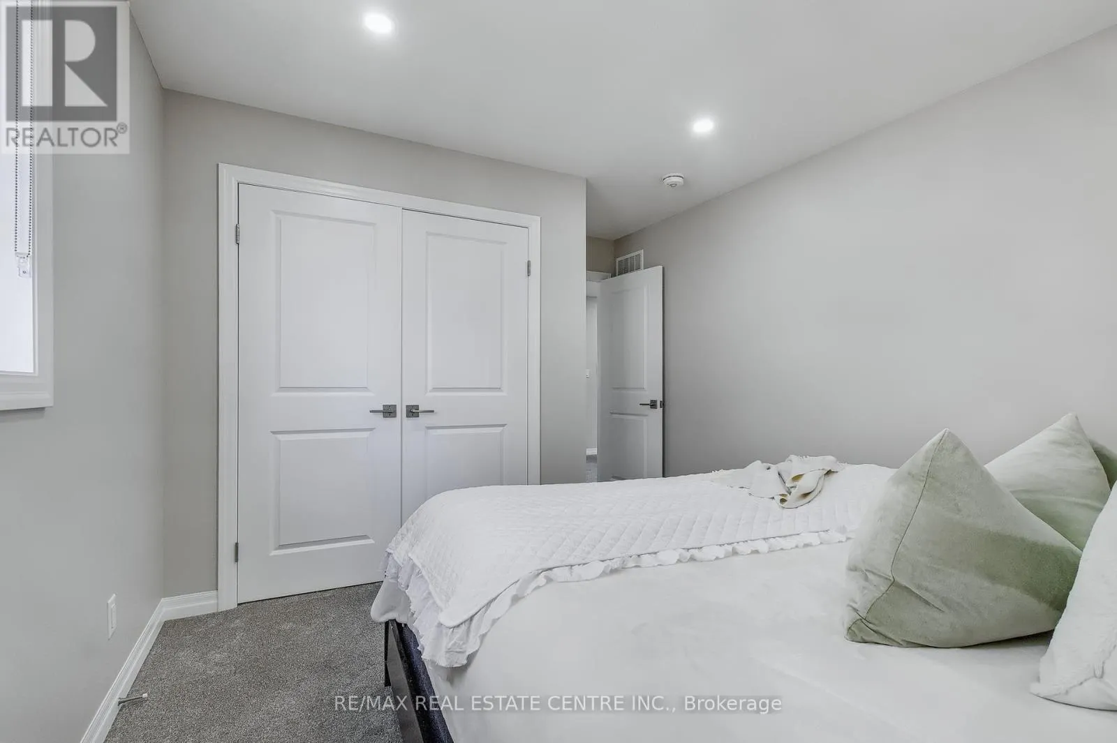 162 MOUNTAIN HOLLY COURT