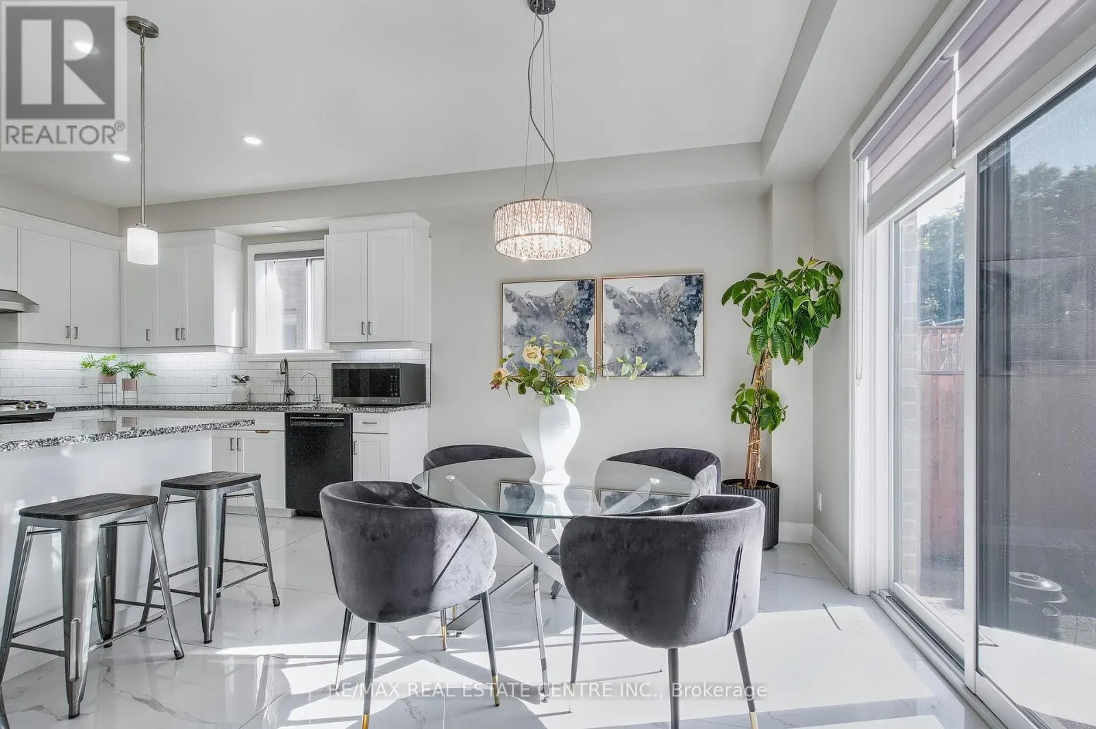 162 MOUNTAIN HOLLY COURT