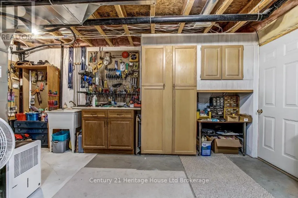 707 SOUTHWOOD WAY