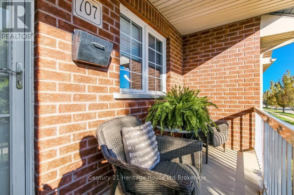 707 SOUTHWOOD WAY