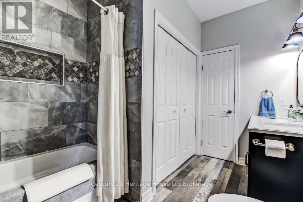 707 SOUTHWOOD WAY