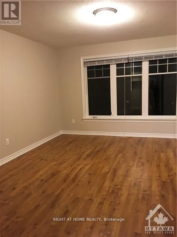 298 MOJAVE CRESCENT