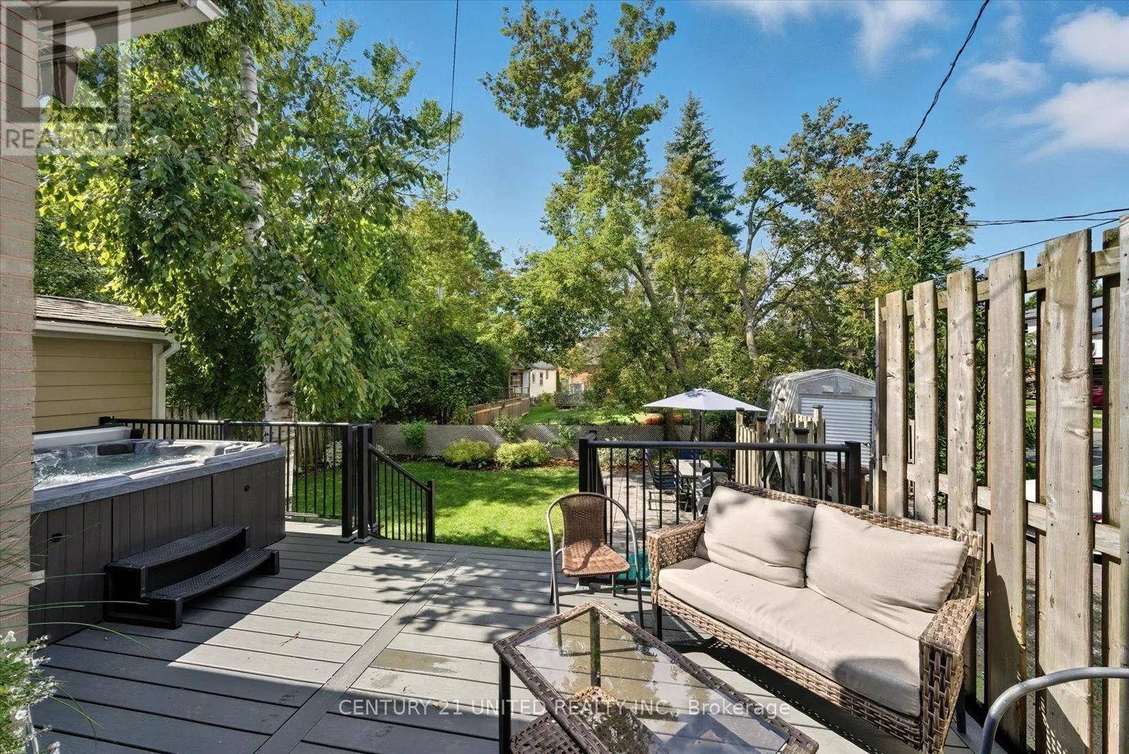 559 DOWNIE STREET
