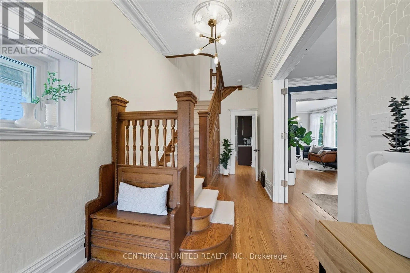 559 DOWNIE STREET