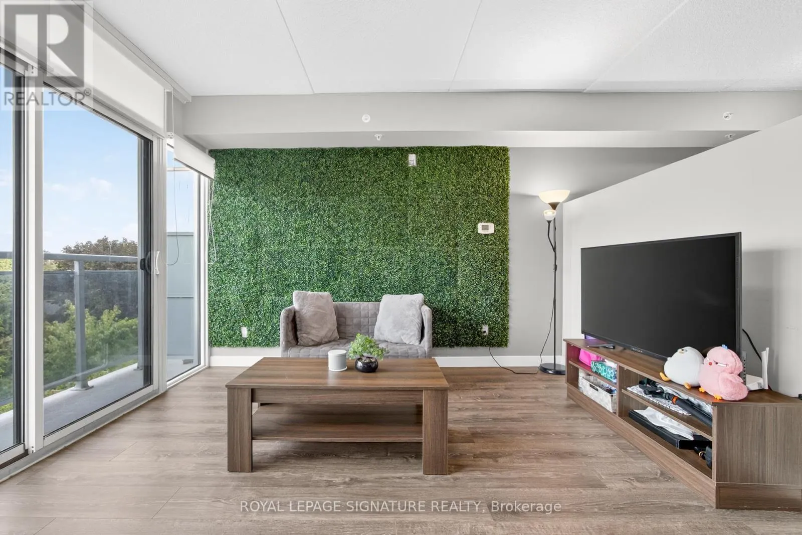 406 - 308 LESTER STREET