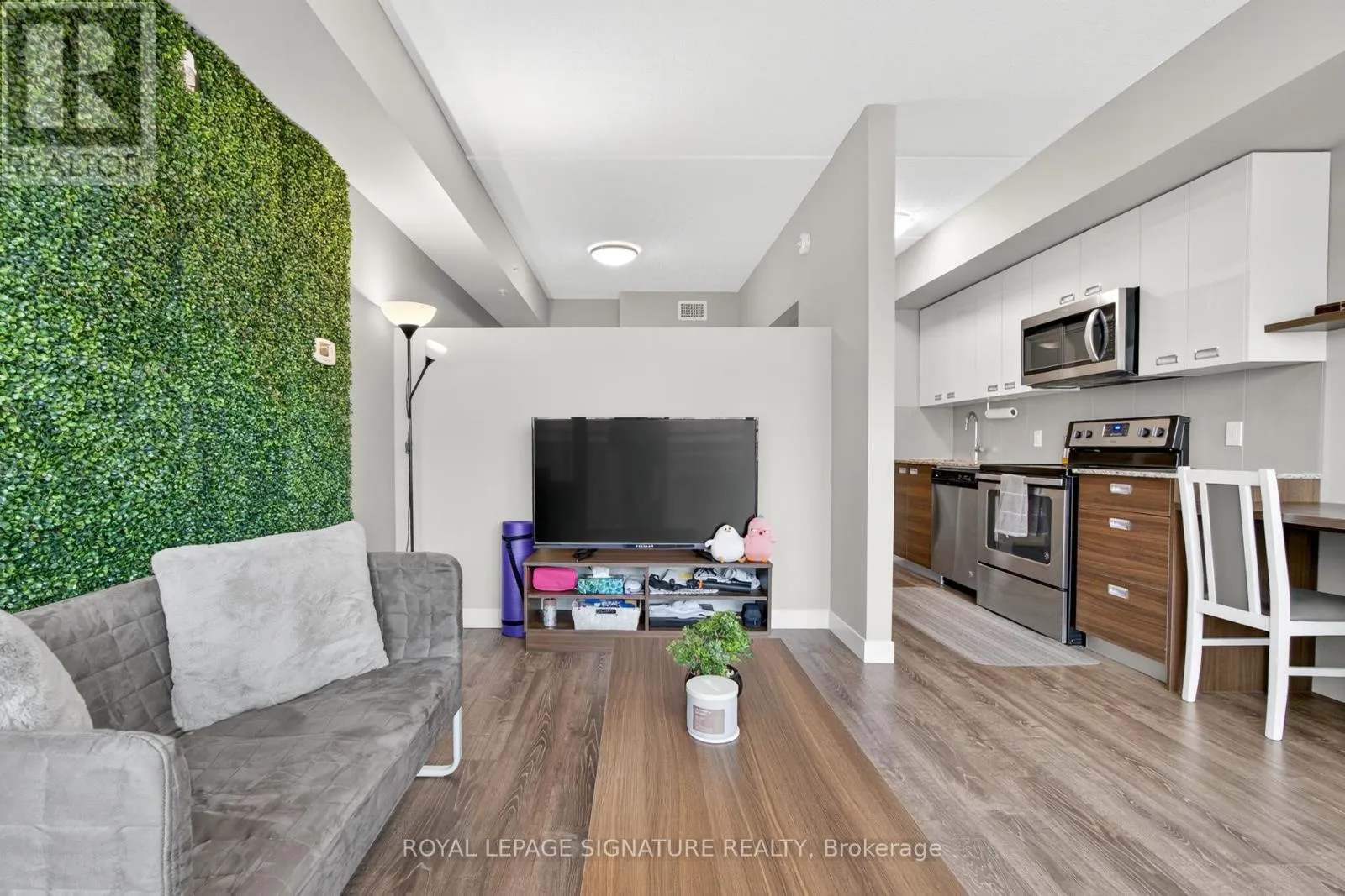 406 - 308 LESTER STREET