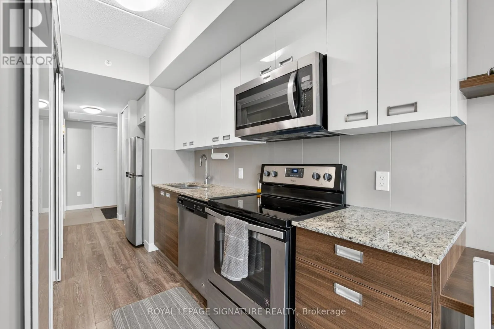 406 - 308 LESTER STREET