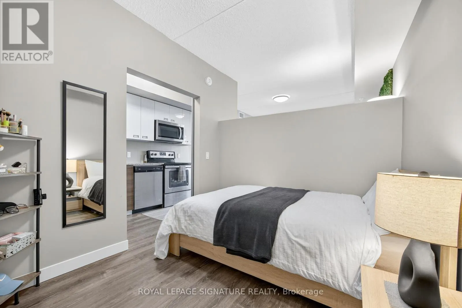406 - 308 LESTER STREET