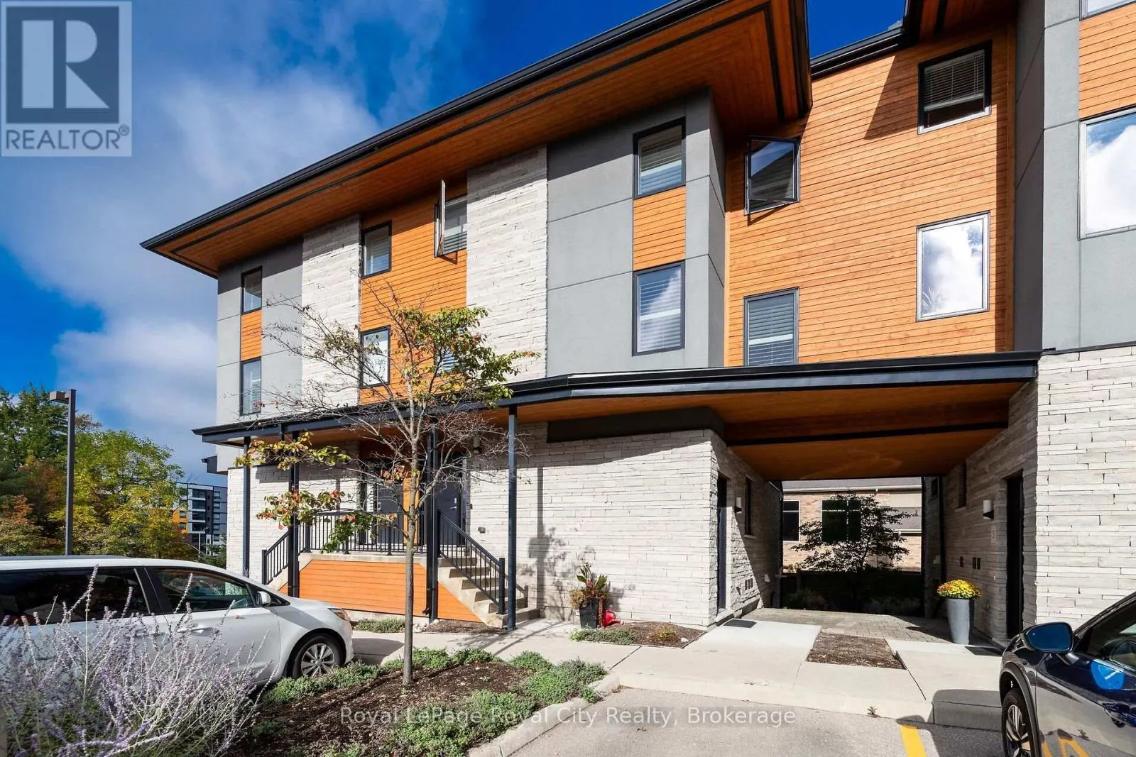2 - 32 ARKELL ROAD, #2