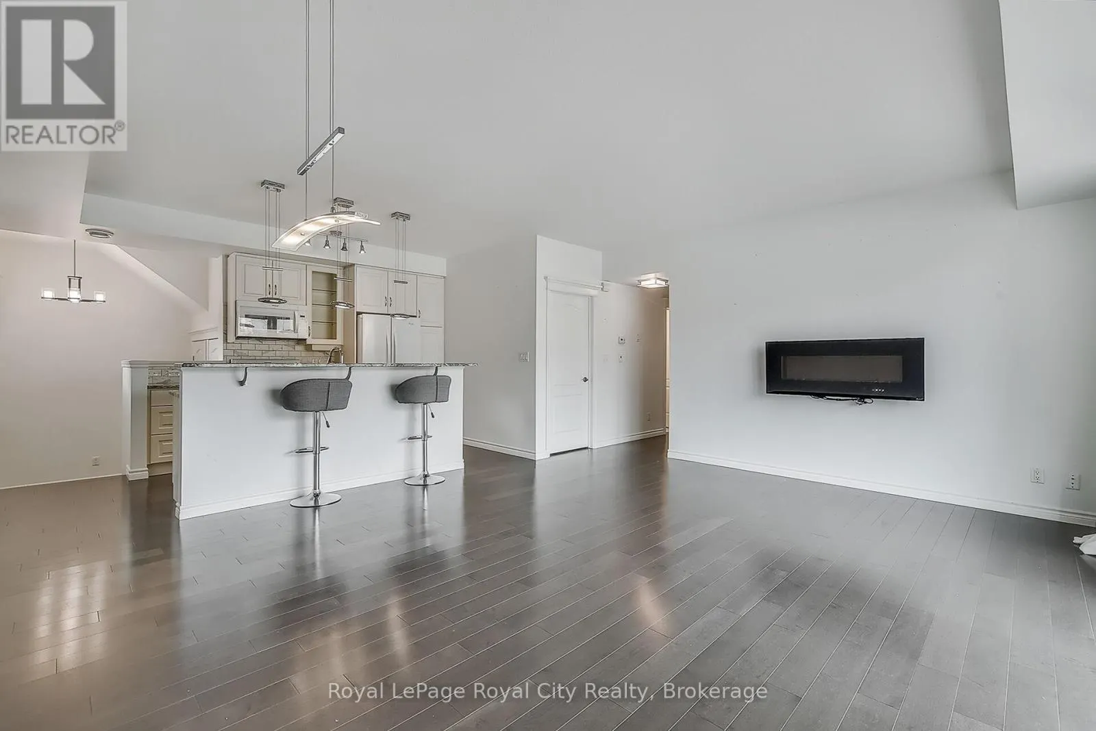 2 - 32 ARKELL ROAD, #2