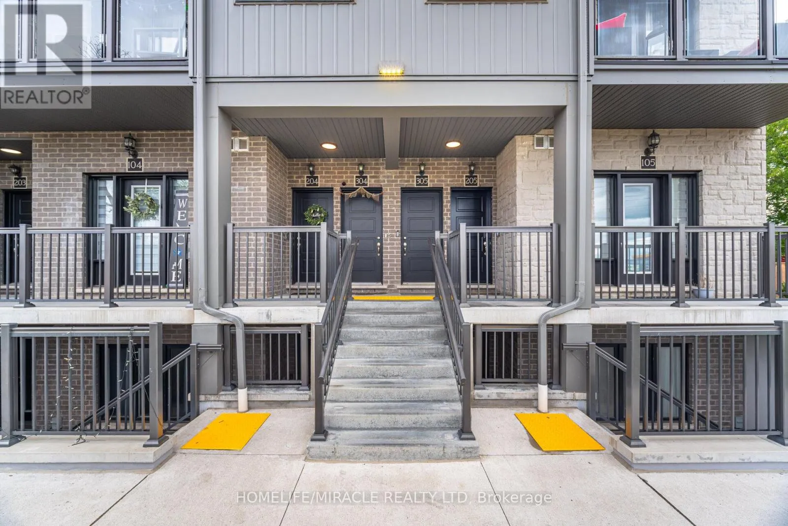 305 - 721 FRANKLIN BOULEVARD