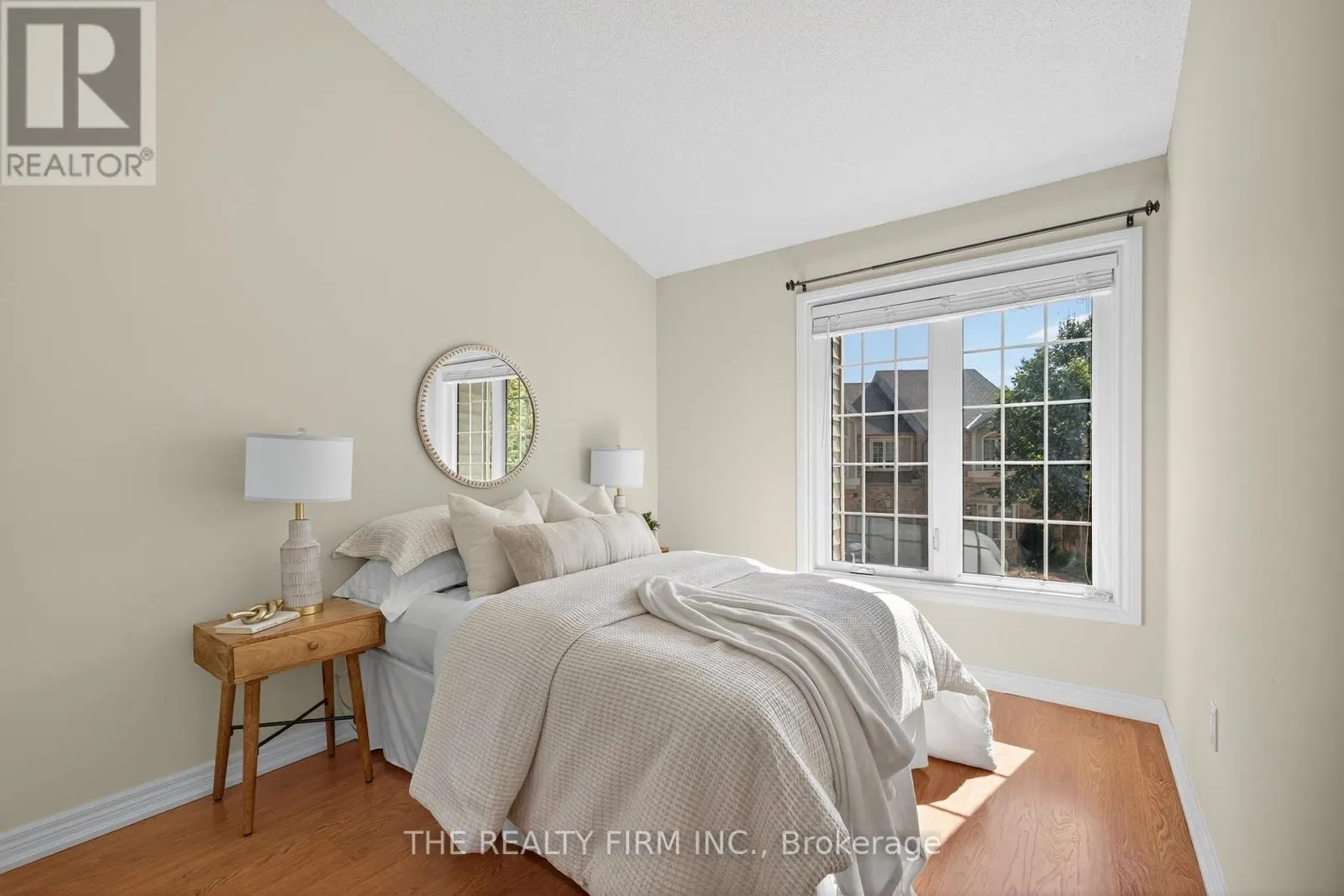 4 - 519 RIVERSIDE DRIVE, #4