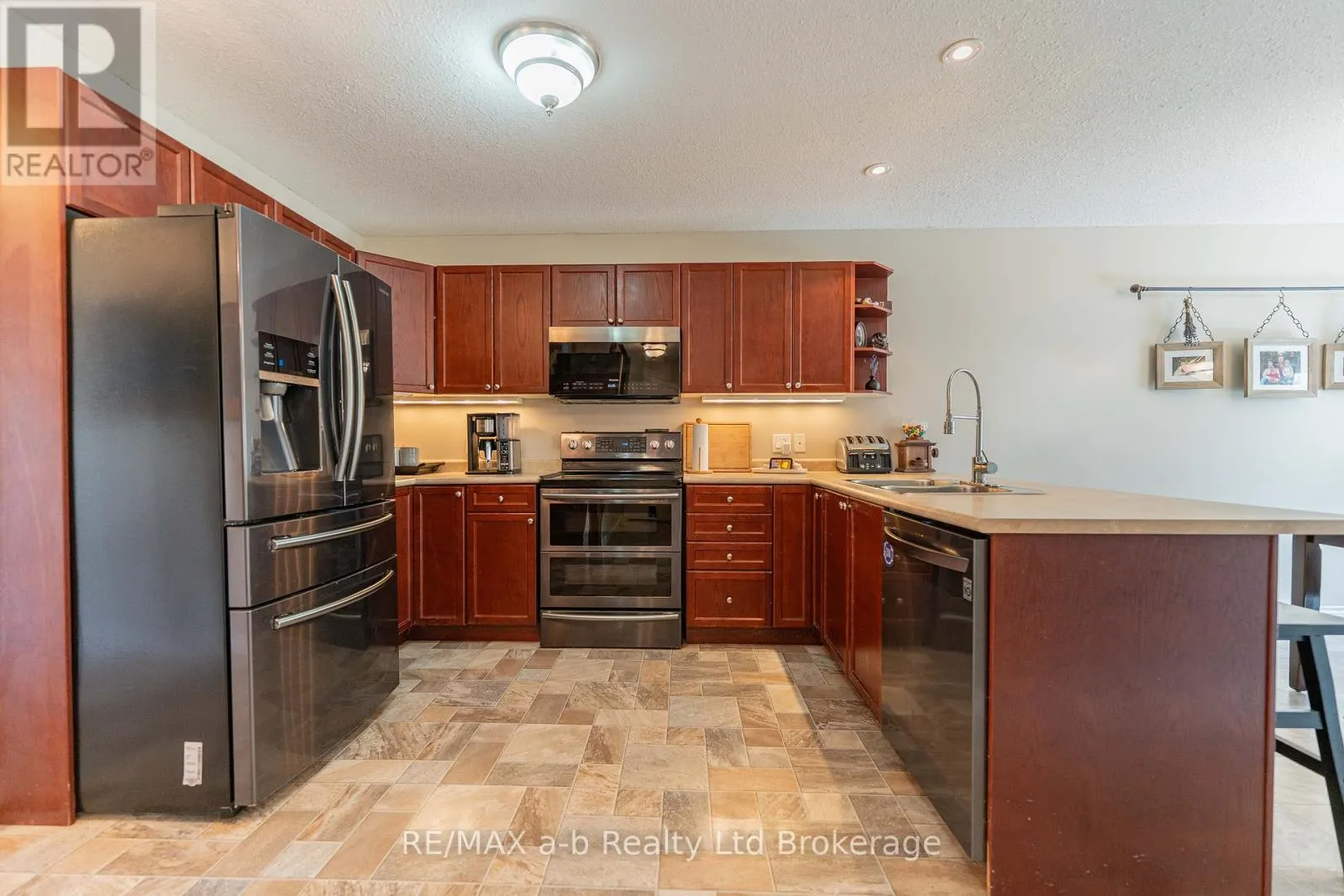 9 LANGRELL AVENUE