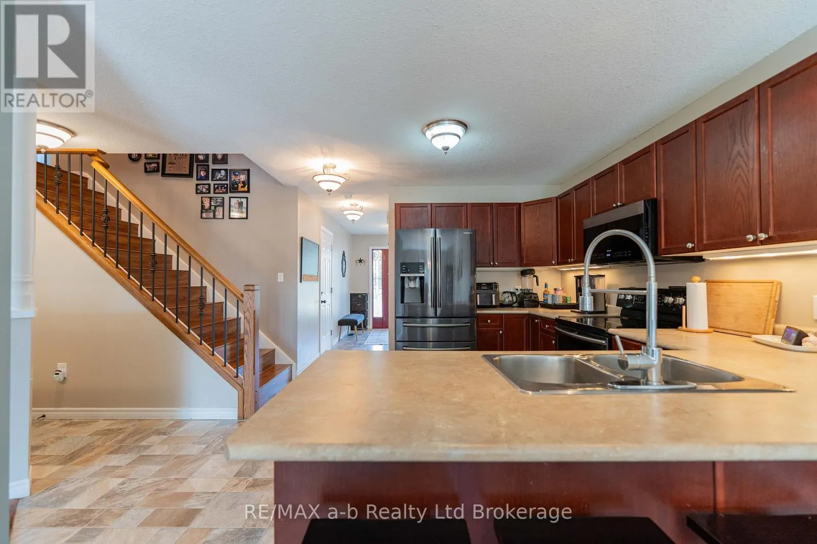 9 LANGRELL AVENUE