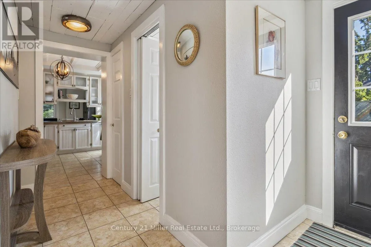 585 DUNDAS STREET E