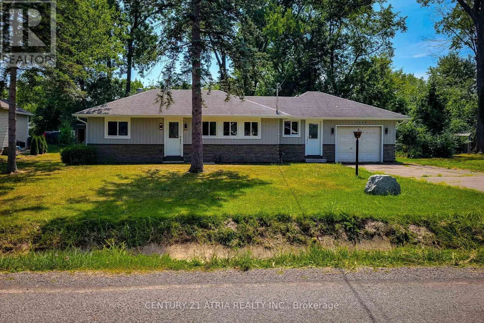 3259 POPLAR AVENUE