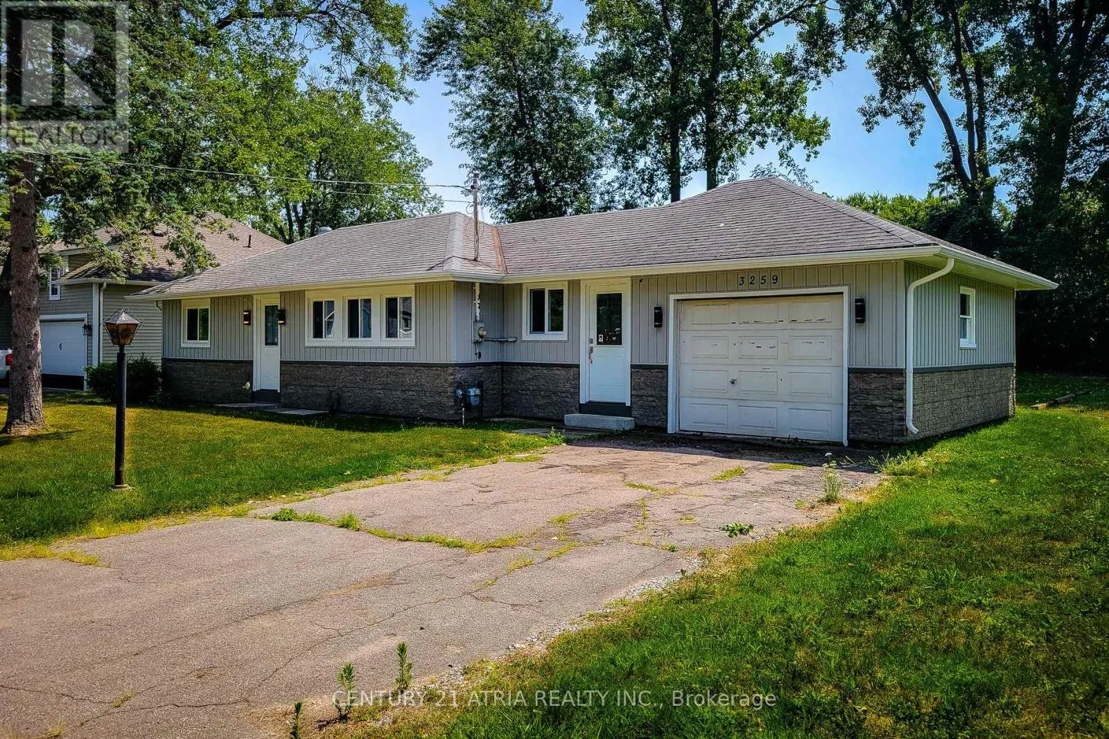 3259 POPLAR AVENUE