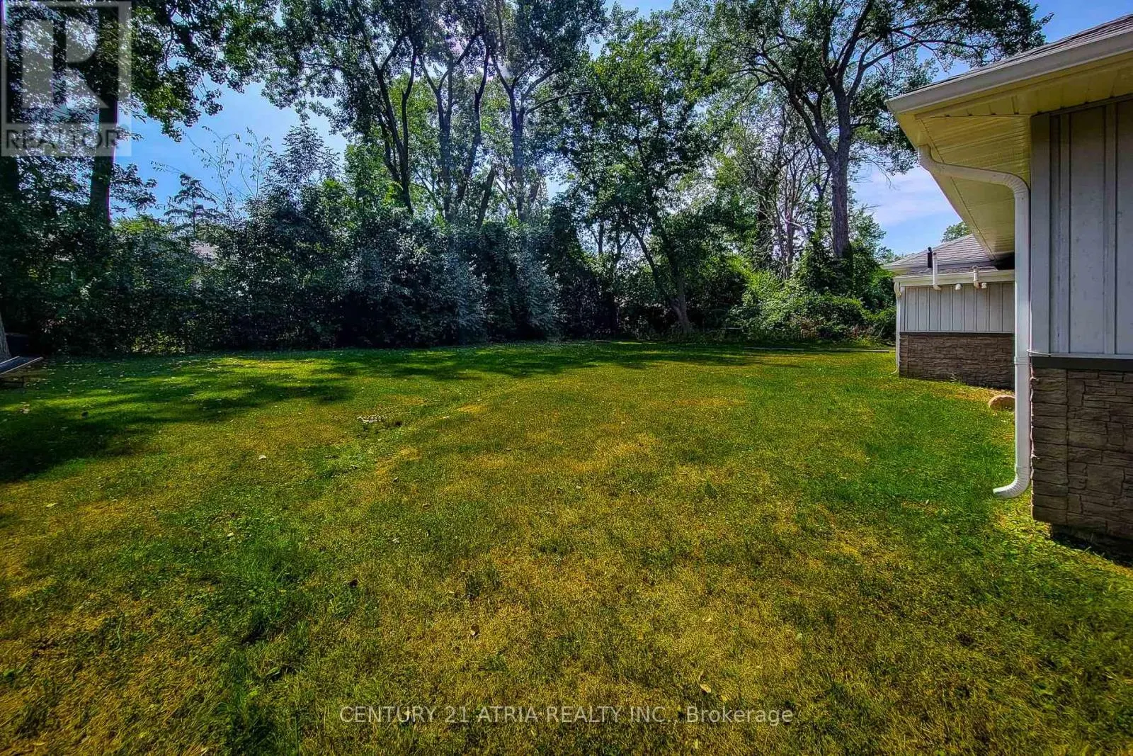 3259 POPLAR AVENUE