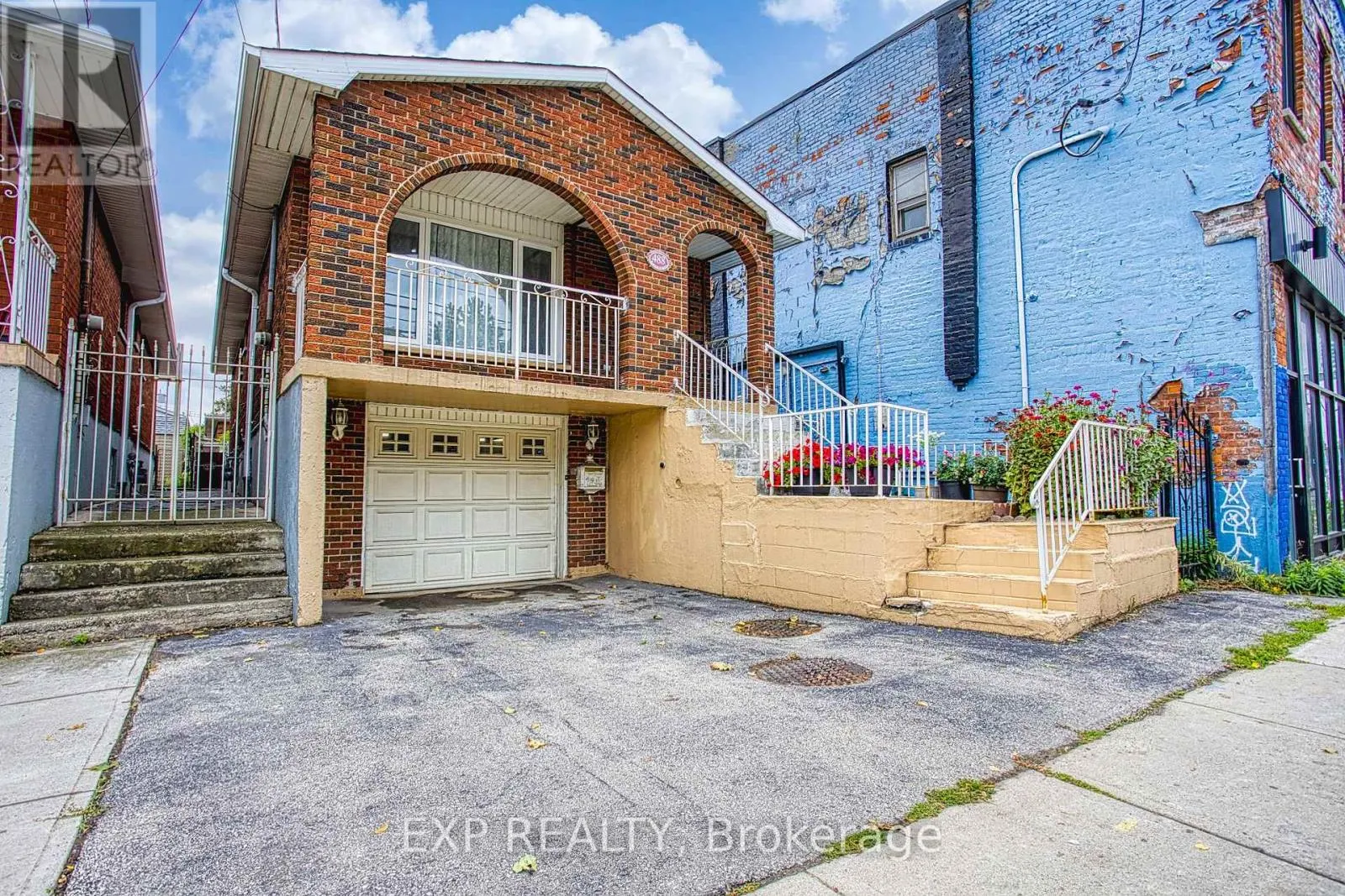 488 BARTON STREET E