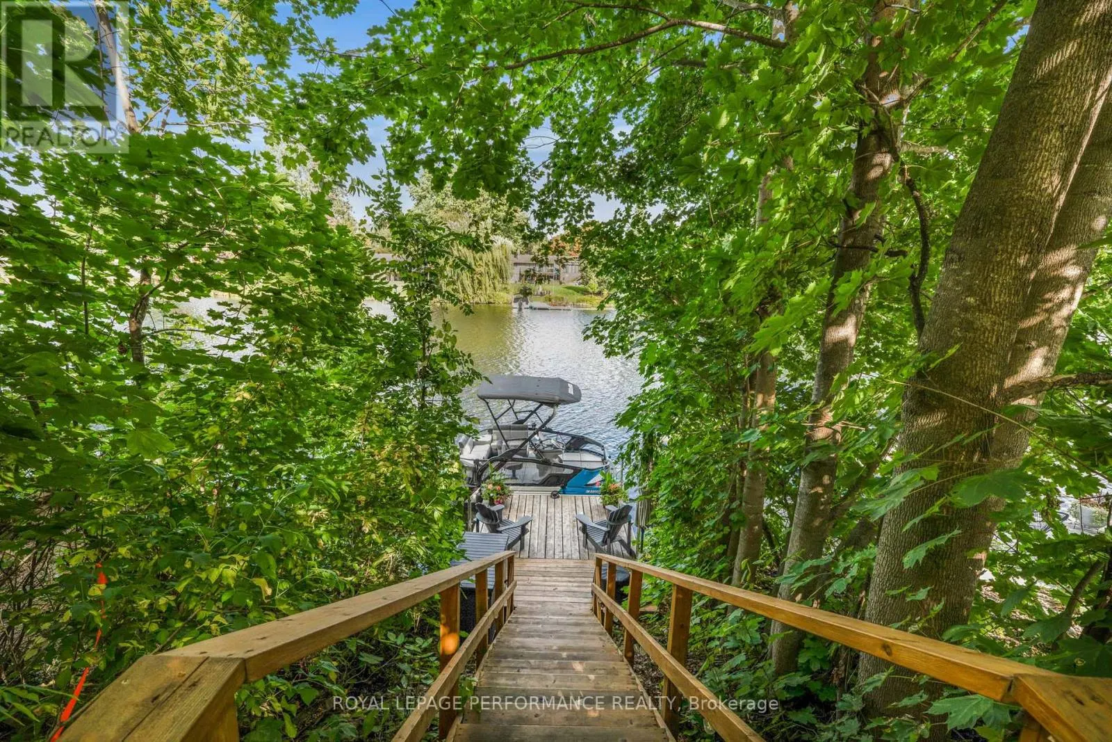 5583 MANOTICK MAIN STREET