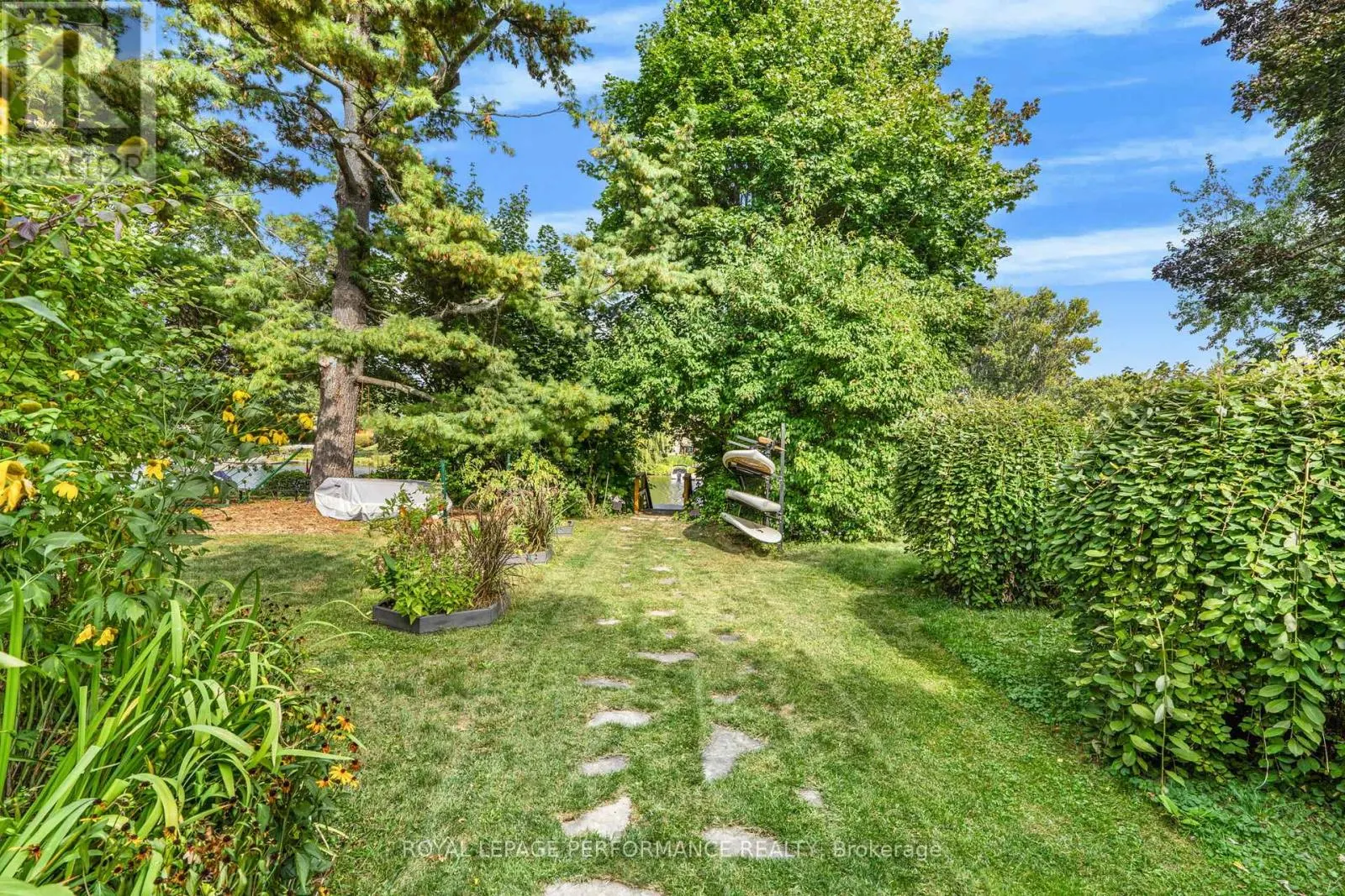 5583 MANOTICK MAIN STREET