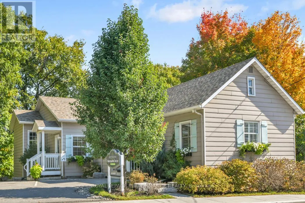 5583 MANOTICK MAIN STREET