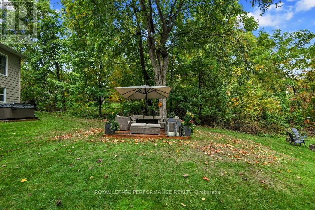 5583 MANOTICK MAIN STREET