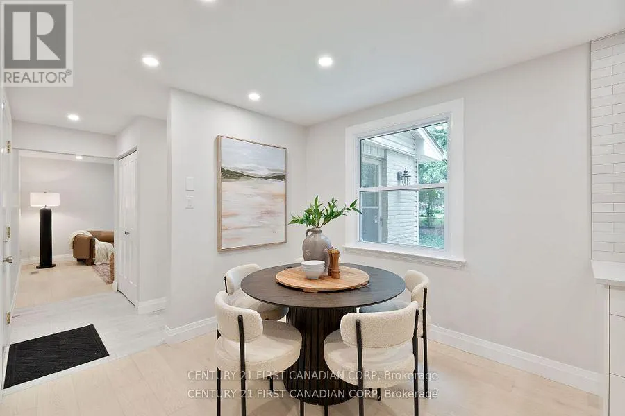799 FARNHAM ROAD