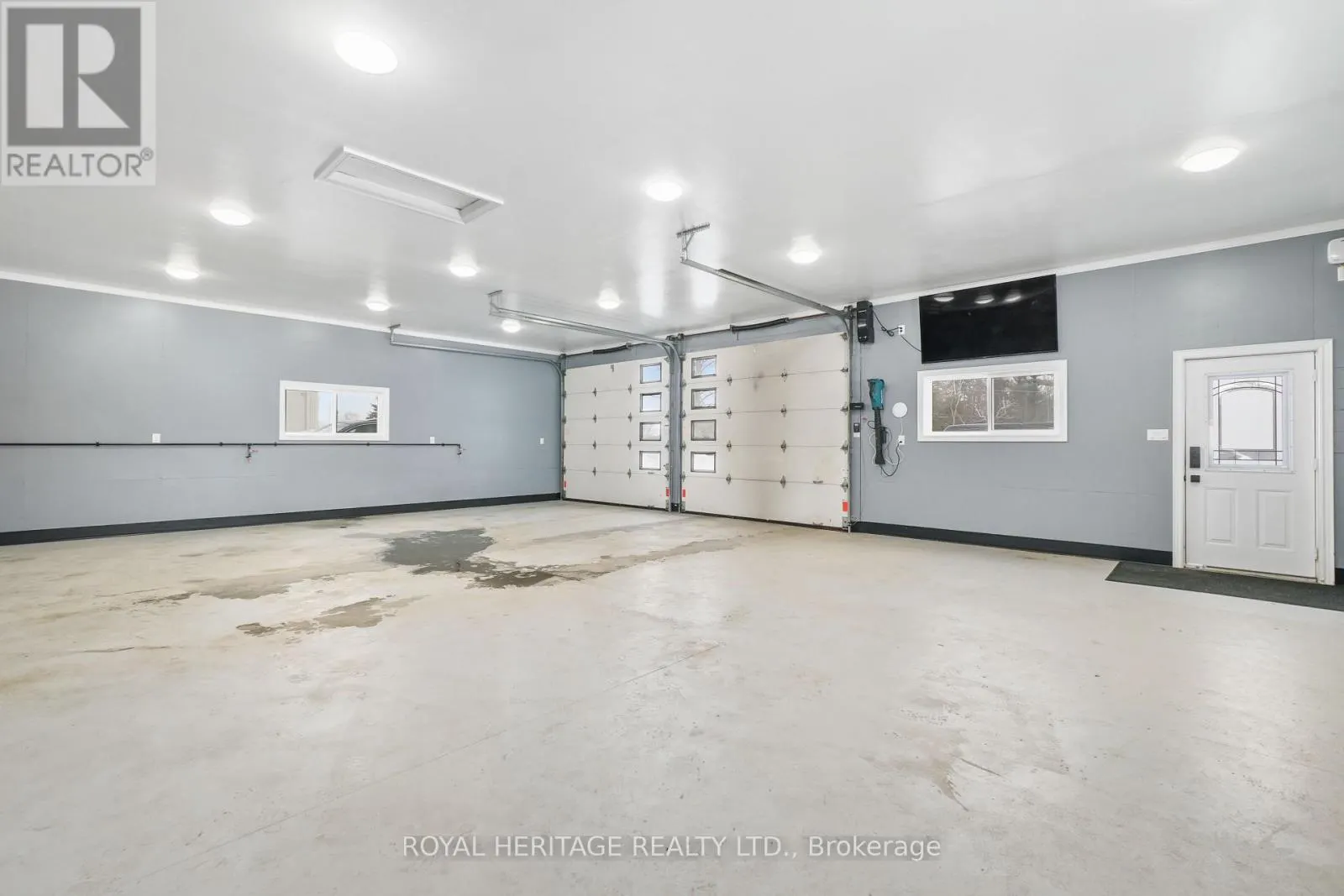8803 DALE ROAD