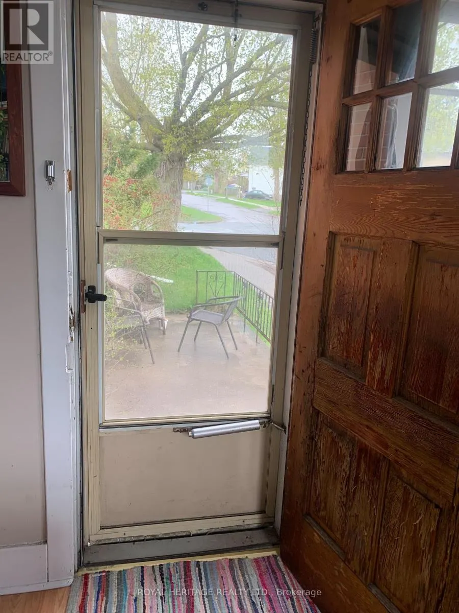 276 PARKHILL ROAD W