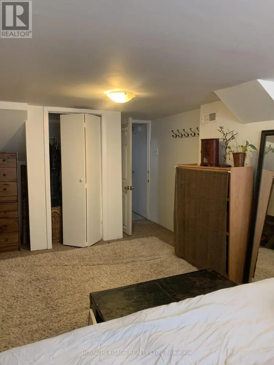 276 PARKHILL ROAD W