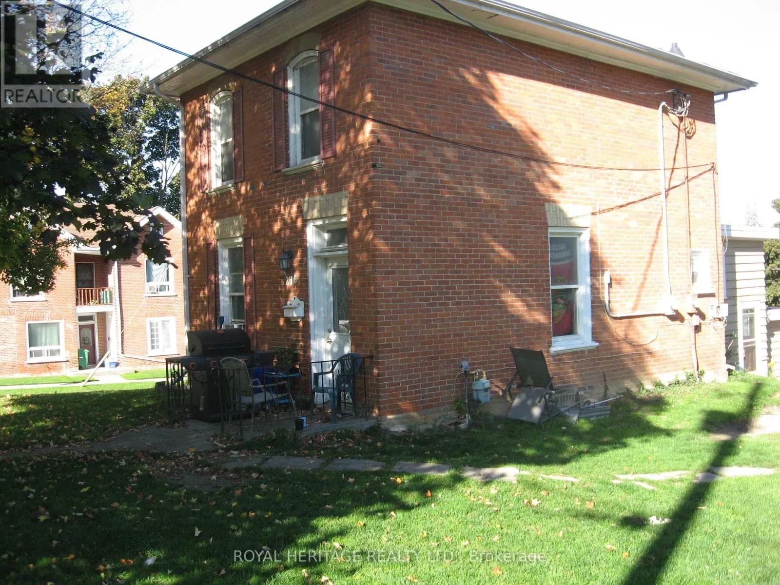 276 PARKHILL ROAD W