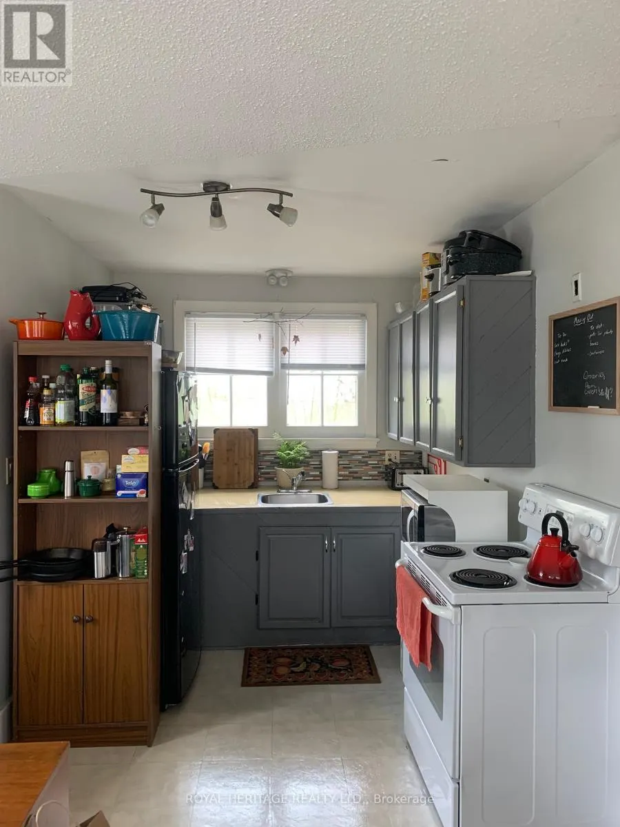 276 PARKHILL ROAD W