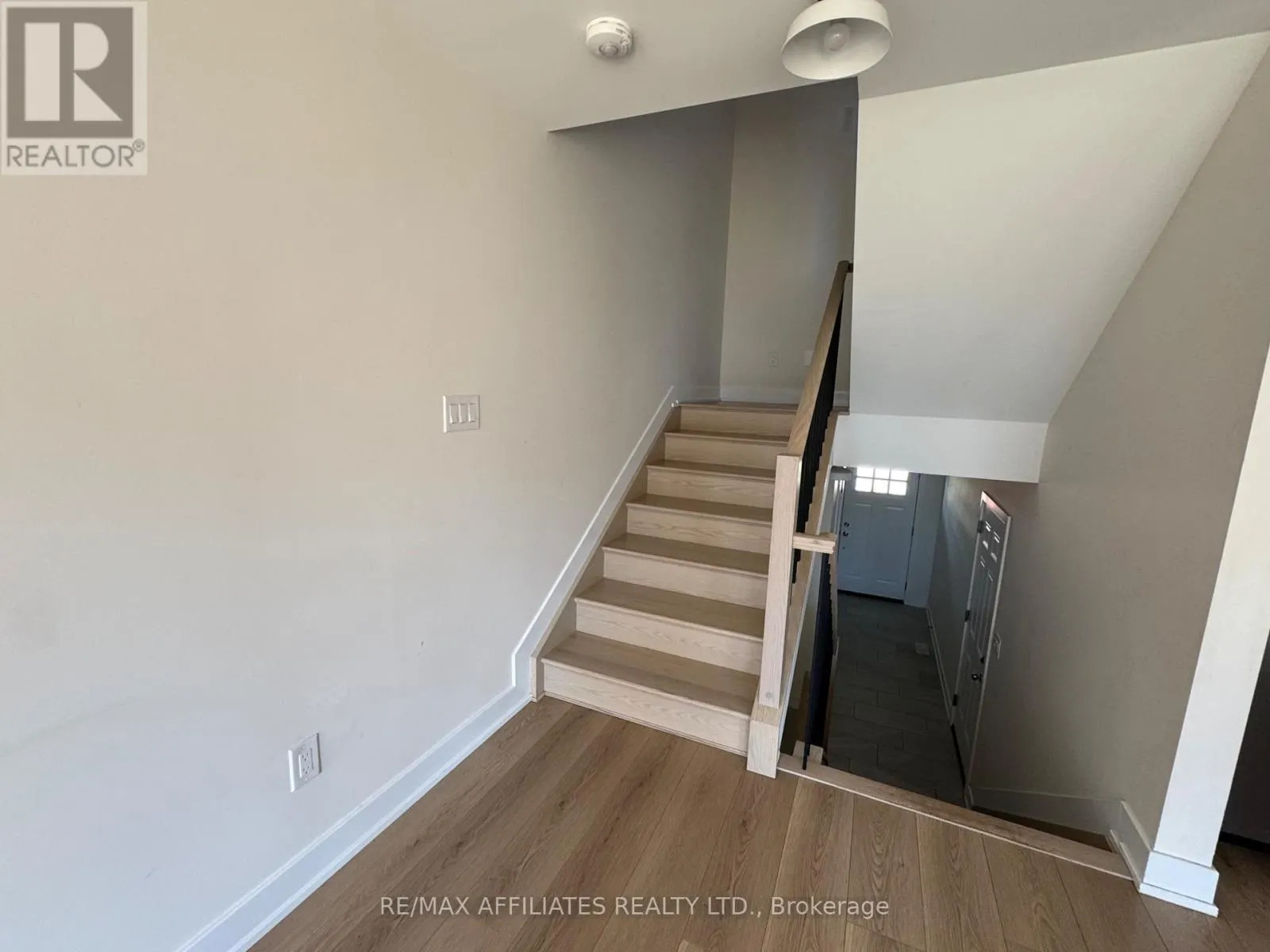 21 MARGARET GRAHAM TERRACE